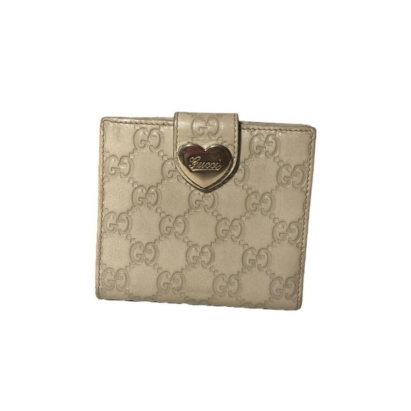 Vintage Gucci Heart Compact Wallet - Picture 2 of 10